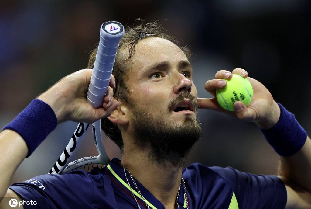 更添几分感 更添几分感