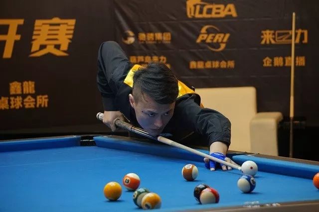 这位年轻选 这位年轻选